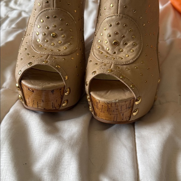 Cathy Jean tan Cork Wedges with Gold round studs Bohemian Summer Style s⦠- Picture 6 of 11